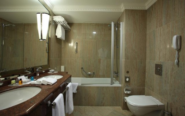 Отель Crowne Plaza Minsk