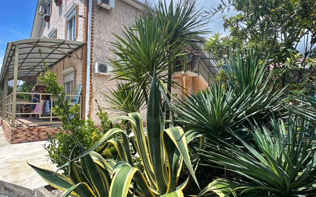 Barkhatny Sezon Guest House