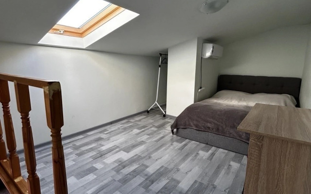 Dvukhurovnevaya Fermerskiy 2/1-60 Flat