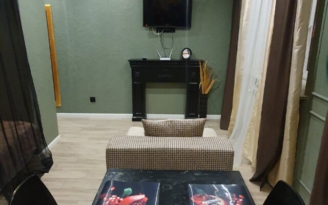 Studiya U Kristalla Apartments