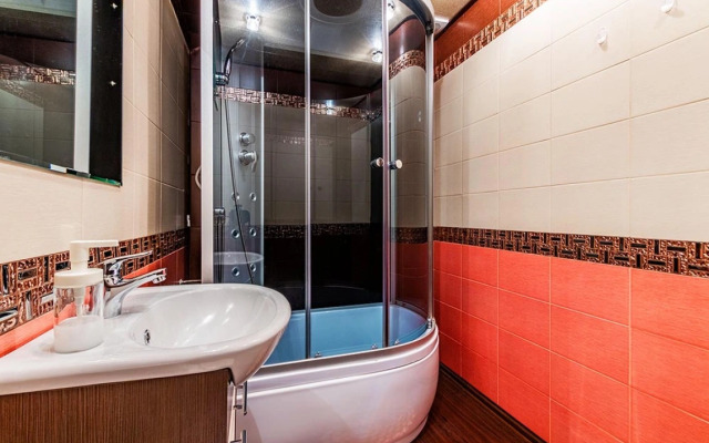 Apartments Okno v Paris Gostiny Dvor and Co. on Lenina 5