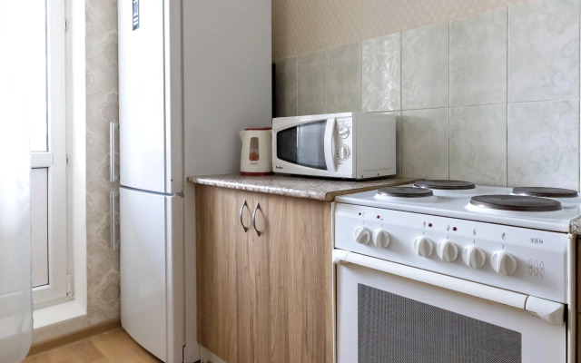 Квартира Недорогая уютная у метро посуточно