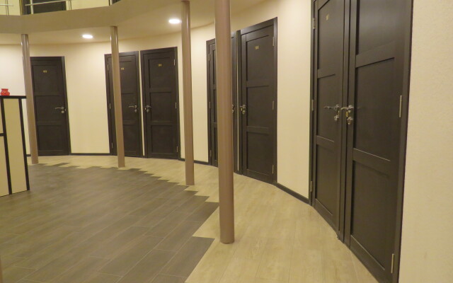 Shree Gopal Gayatri Lok Deluxe Hotel