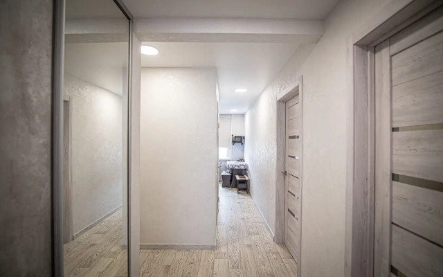 Trehkomnatnaya V Tsentre Yuzhno-Sakhalinska Flat