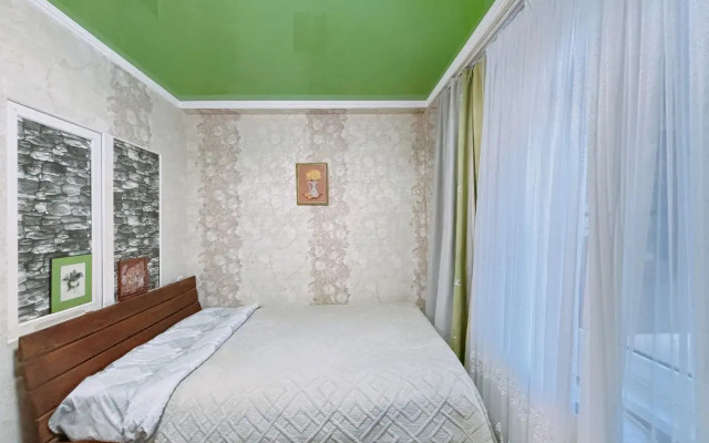 Na Tsvetochnoy 44/3 Apartments