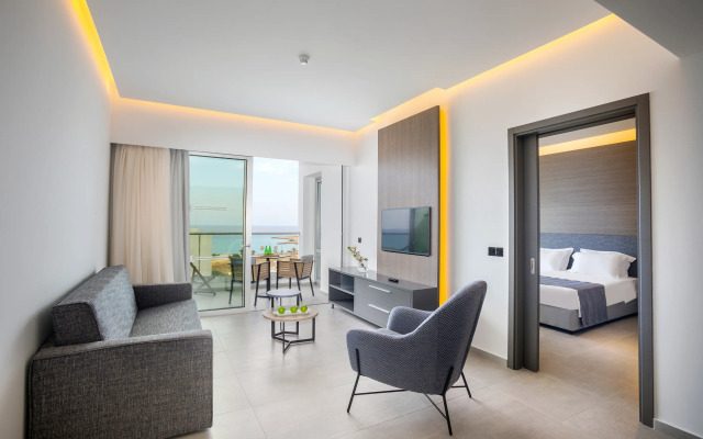 Cavo Maris Beach Hotel