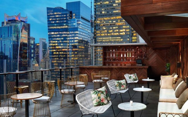 DoubleTree by Hilton New York Times Square West Hotel