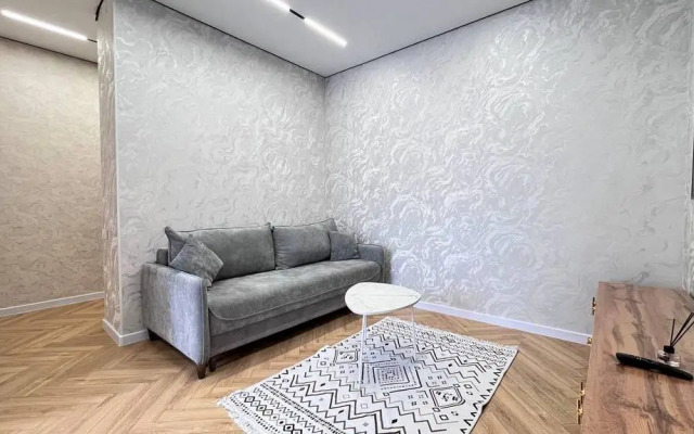 Yevrodvushka ryadom s Mega Parkom Flat