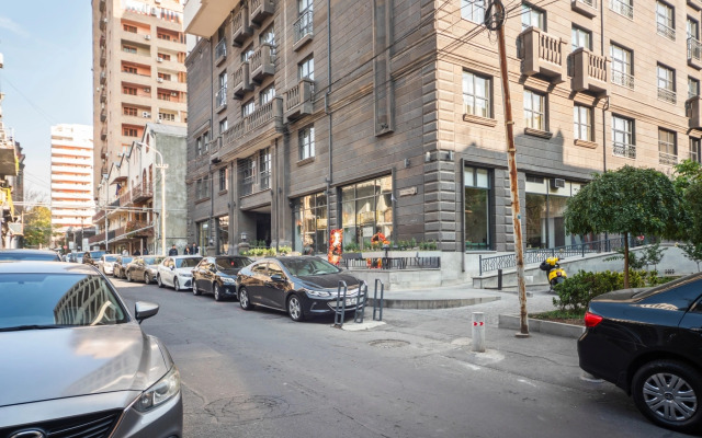 On Koghbatsi Str. 16-131 Apartments