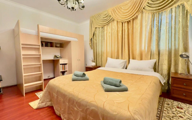 Квартира у Театра