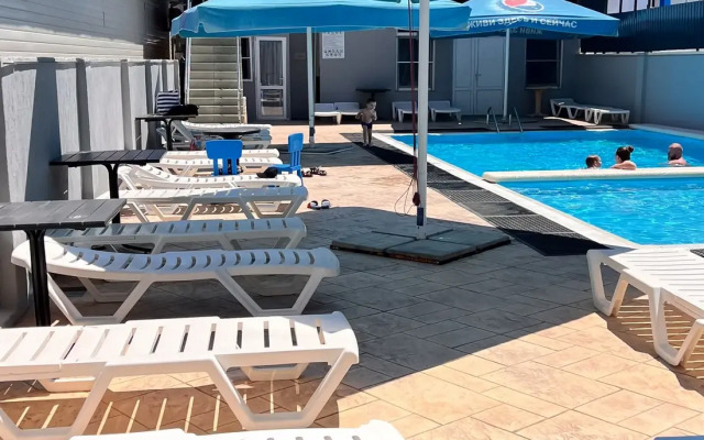 Sedymoye Nebo Hotel