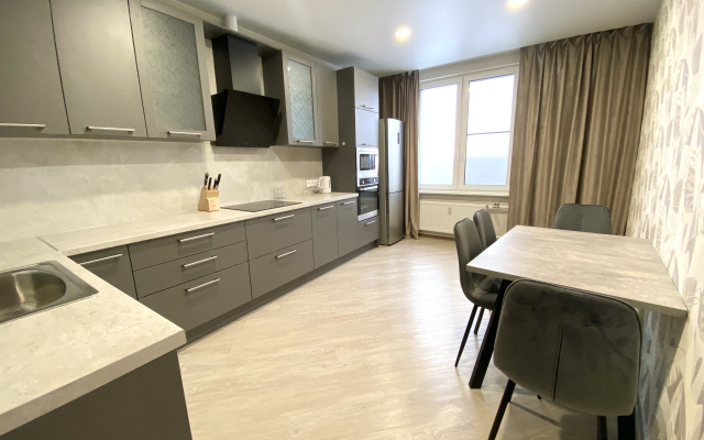 Квартира Большая двухкомнатная у метро Пионерская