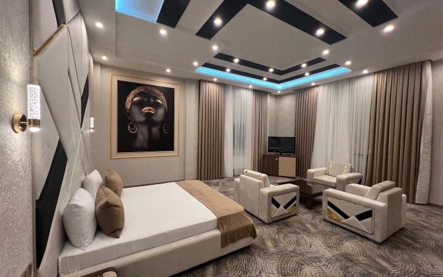 Royal Mansion Hotel
