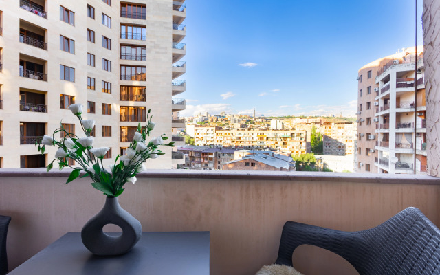 3-komn. ryadom s restoranom DIMOND, DI8210 Flat