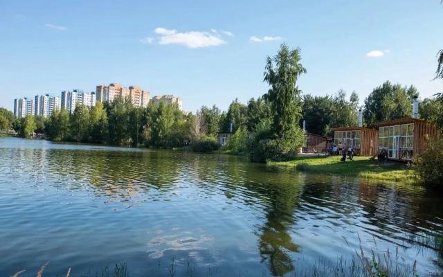 Ryadom S Metro Apartments