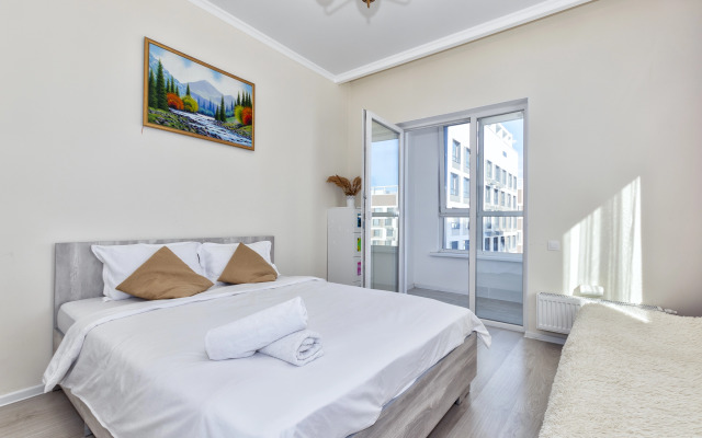 Trekhkomnatnye S Vidom Na Expo Shar Apartments