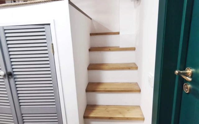 Апартаменты 6 на Васильевском острове (8ВО6)