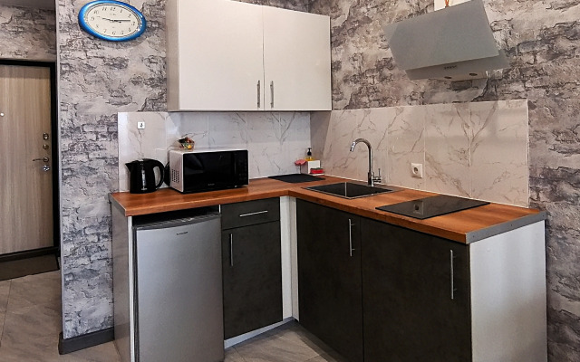 Dvushka Ryadom S Suvorovskim Uchilischem Apartments