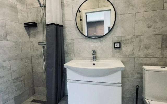 2-Kh Komnatnaya V Gostevom Dome Flat