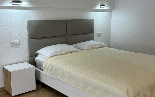 Апартаменты двухуровневые 45м рядом с центром