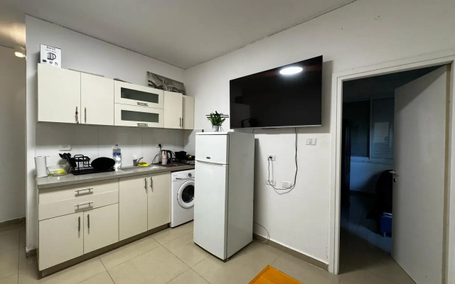 Gorodskoye Spokoystvie 2 Vannye 2 Kukhni Flat