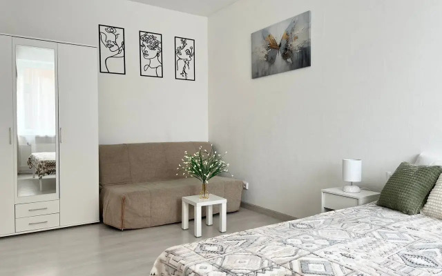 Uyutnaya I Svetlaya U Metro Flat