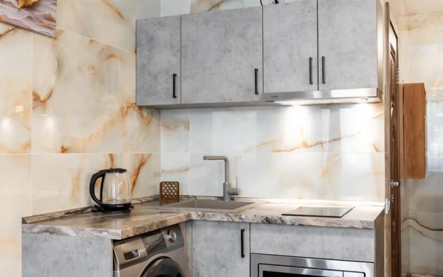 Elitny Apartament v Gostinitse Senator Flat