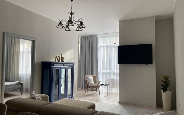 Prostornye Dvukhkomnatnye Indigo Apartments