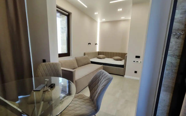 S Potryasayuschimi Vidami Apartments