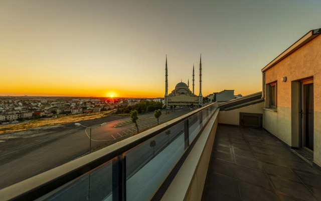 The Great Airport Hotel