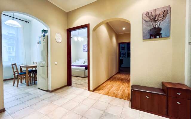 Квартира 3-Ком Квартира у Экспоцентра БонАпарт