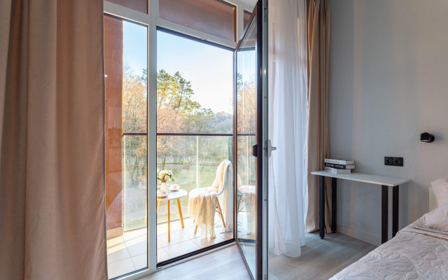 Квартира с Балконом и Видом на Лесопарк Аллея 114