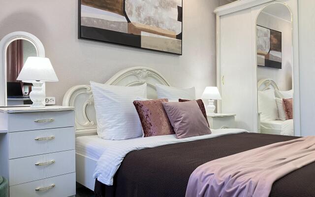 Апартаменты у жд Вокзала Уютное Местечко A Cozi Place