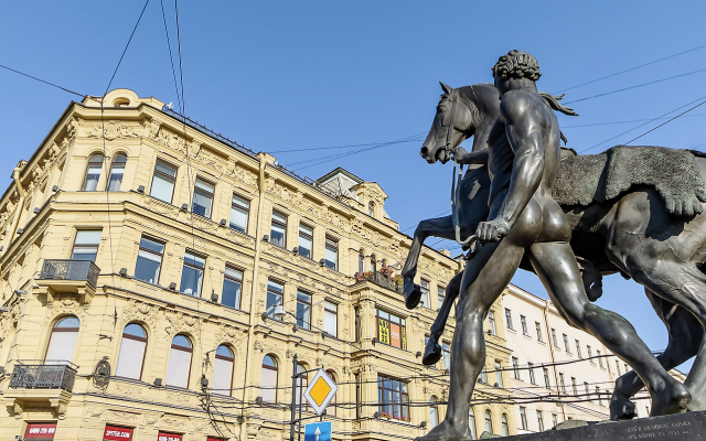 Дизайнepcкие апартаменты с великолепным видом нa Фонтaнку