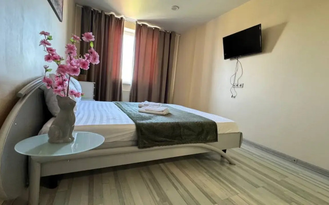 9 Etazh Flat