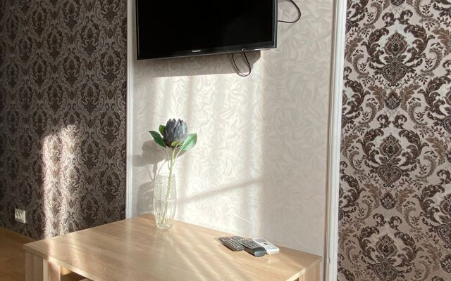 v TSentre Goroda v Novom Elitnom Dome Apartments