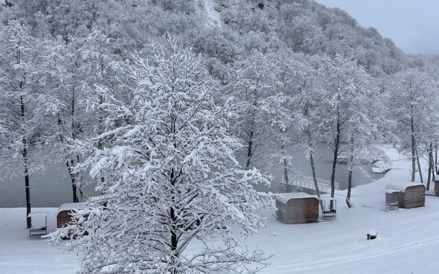 База Отдыха Парк-Отель Голубое Озеро