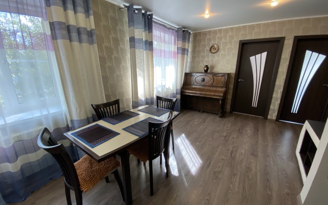 Kurnatovskogo 76 Apartments