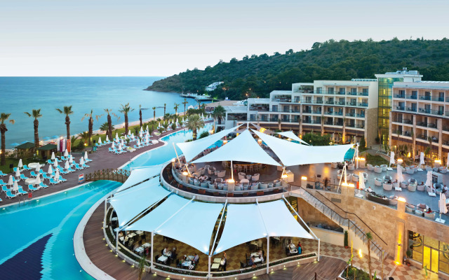 Paloma Pasha  - All inclusive