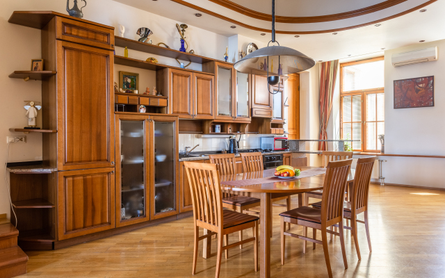 Art Home U Ermitazha 7 Komnat S Vidom Na Nevu Ap[artments