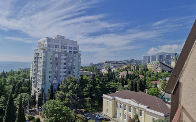 Atlant Alushta 2 Flat