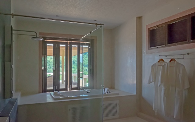 Luxurious ocean view villa with Private Pool and Jacuzzi Villa