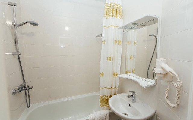 Hotel Rostovskiy