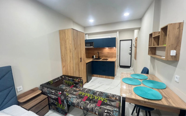 Tryokhmestnaya Studiya V Apart-Komplekse S Basseynom Apartment