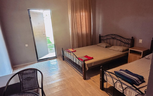 Tikhiy Dvorik Alakhadzi Guest House