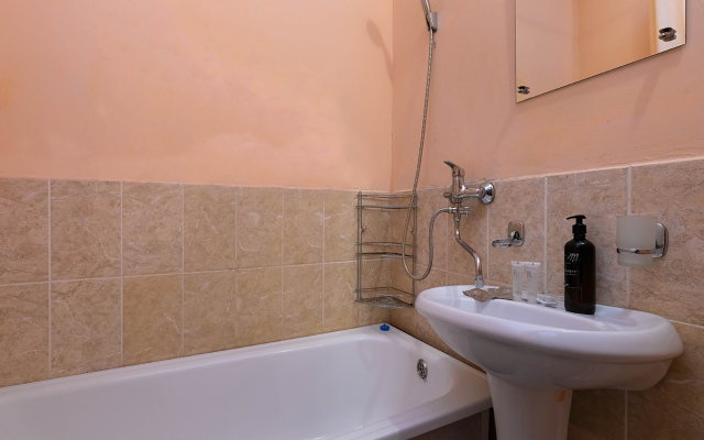 Квартира рядом с Мнтк им. Федорова и Ск Заря