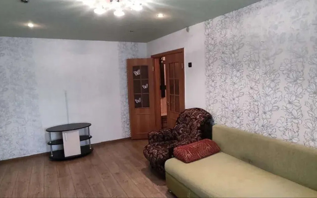 V Molodezhnom Kvartale, 1 Flat