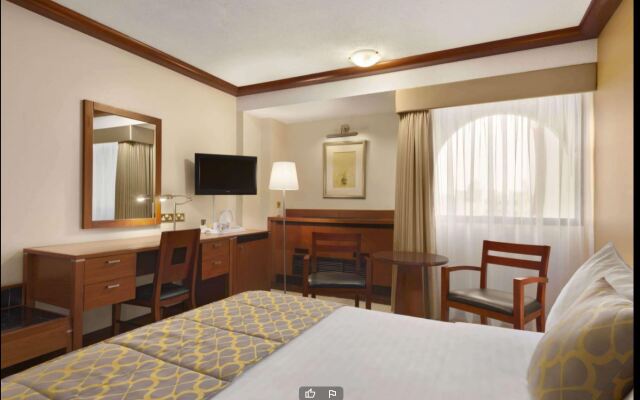 Отель Ramada by Wyndham Bahrain