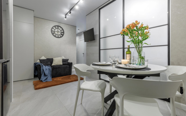 Flat Apartamenty V Tsentre S  Sostvennoy Terrasoy I Parkingom