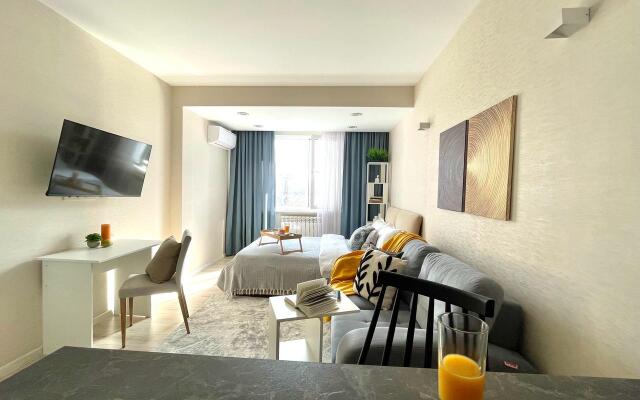 Апартаменты Студия День Ночь с Видом На Горы